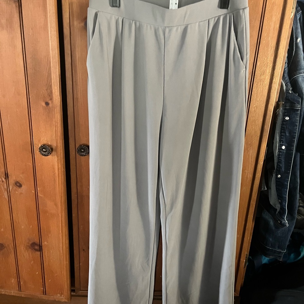 Halara Light Gray Pleated Wide Leg Pants
